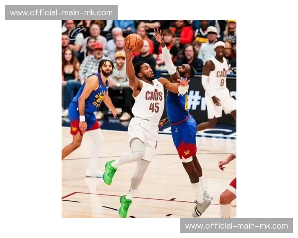 骑士击败活塞终结连胜：哈登米切尔组合展现后场统治力